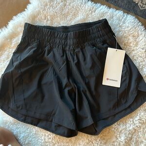 Lululemon Track That Midrise Short 5”, Black, Size 6, NWT